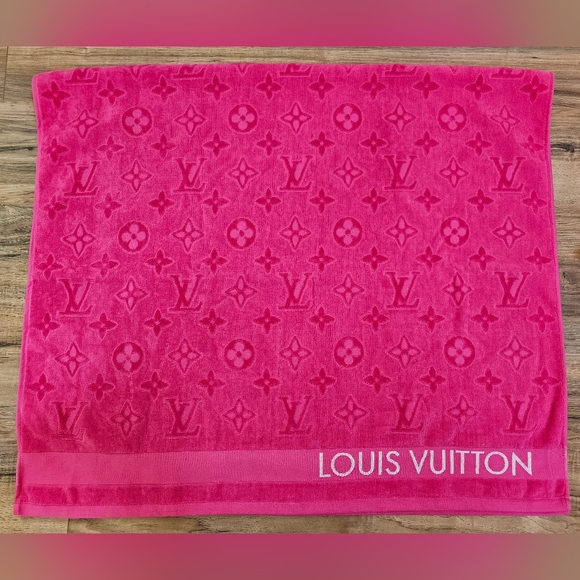 💕🎉🎉2 X HOST PICK🎉🎉💕New Louis Vuitton towel pink - Picture 8 of 13